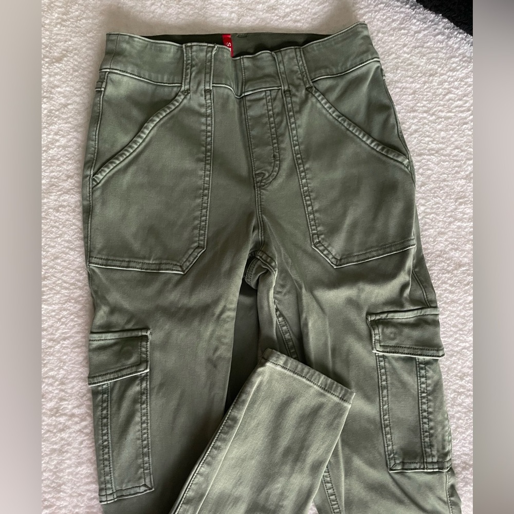 Spanx size small petite cargo skinny pants. Olive/military green.
